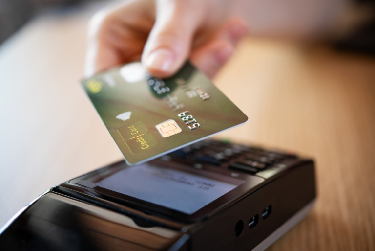 Scopri di più sull'articolo OBBLIGO DI COLLEGAMENTO POS CON REGISTRATORE TELEMATICO DAL 2026